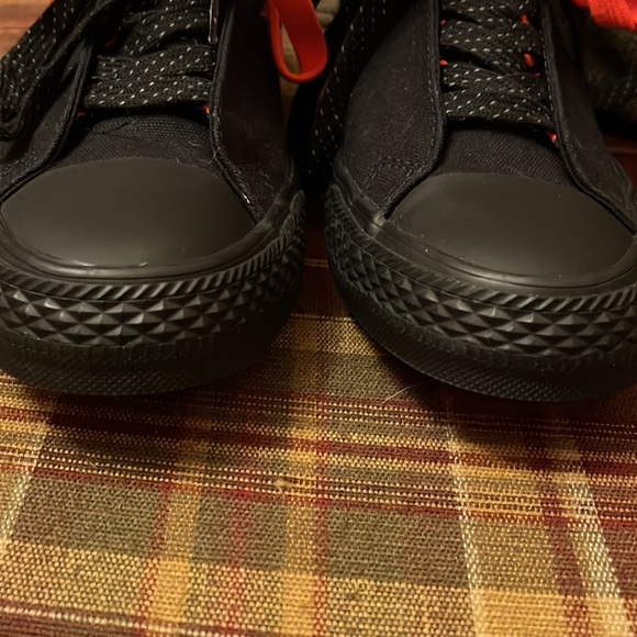 Converse with Lunarion - Picture 3 of 11